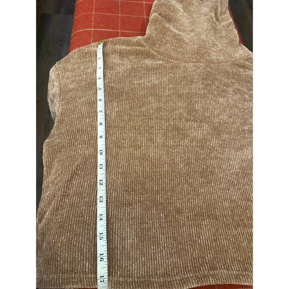 if She Loves Brown Ribbed Turtleneck - Sz. Medium - Picture 6 of 6